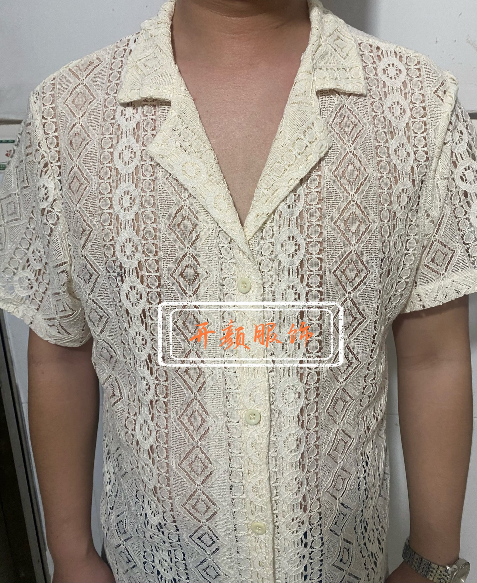 Camisa de Manga Corta con Encaje y Diseño Floral